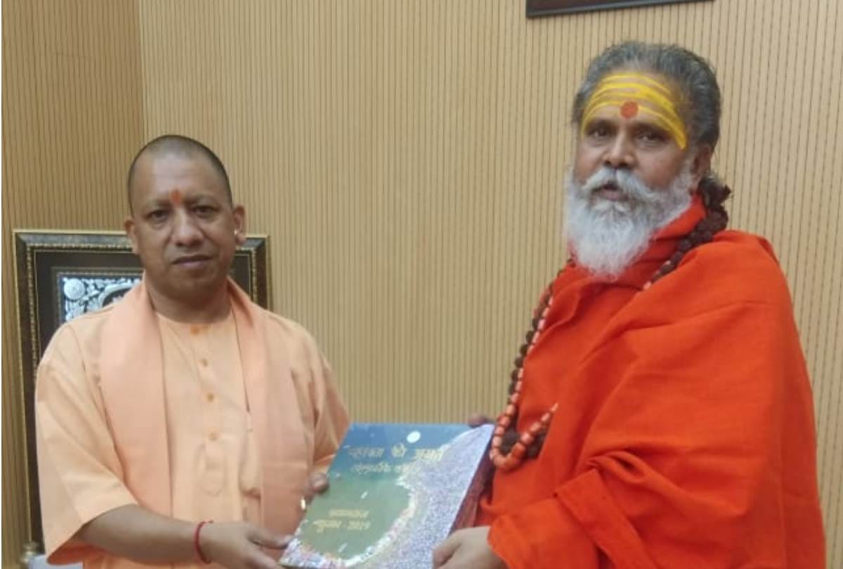 narendra giri meets cm yogi, both agree on court decision on ram mandir