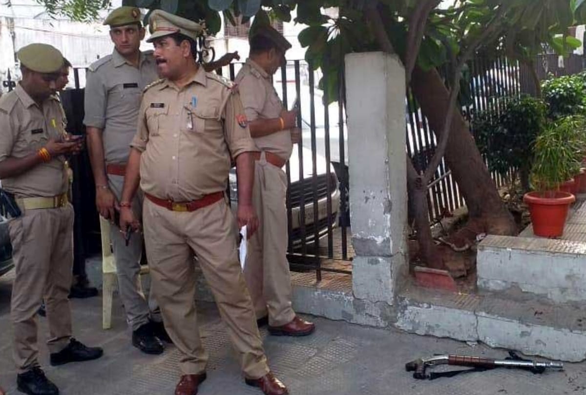 security guard of cash van died in lucknow