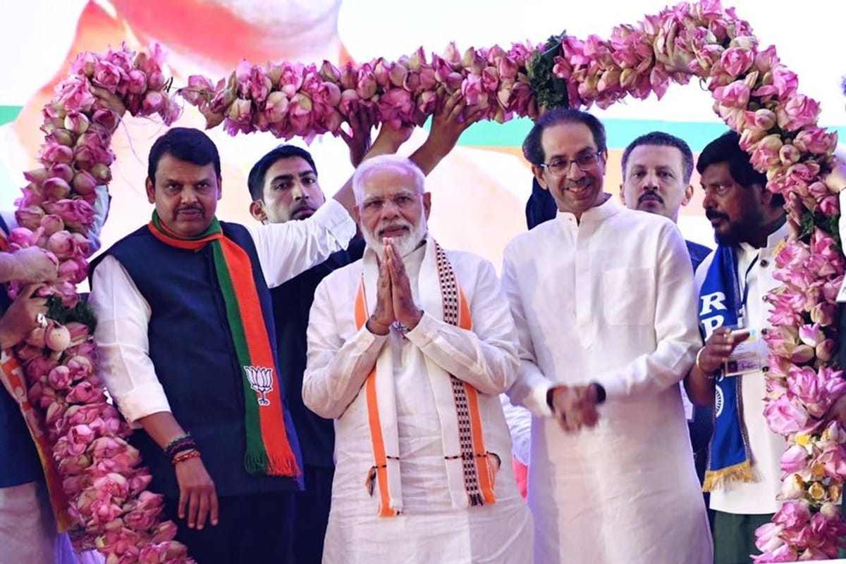 Maharashtra Shiv Sena target Devendra Fadnavis in Saamana, says PM Modi and Uddhav Thackeray brother