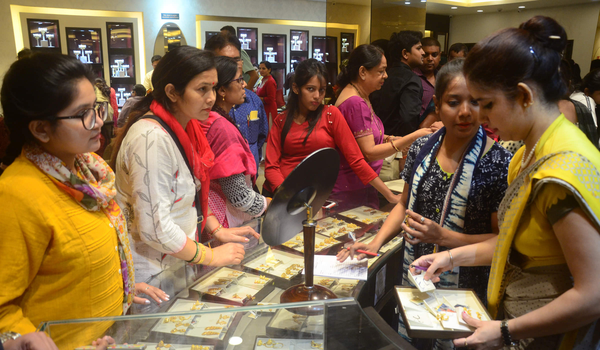 Bought Lakshmi-Ganesh idols, Lai-Lava
