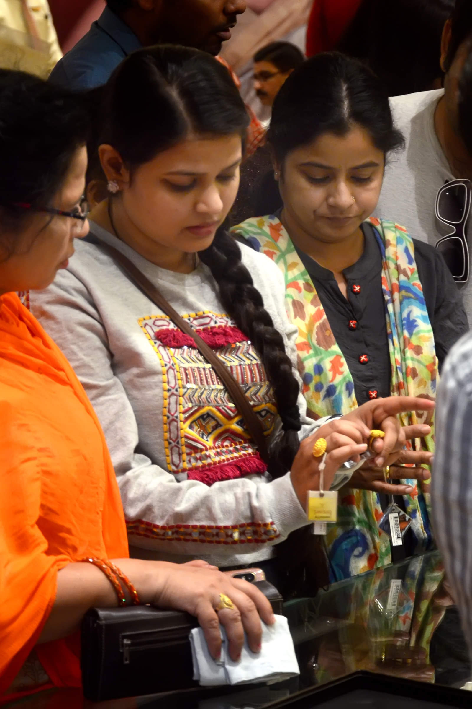 Bought Lakshmi-Ganesh idols, Lai-Lava