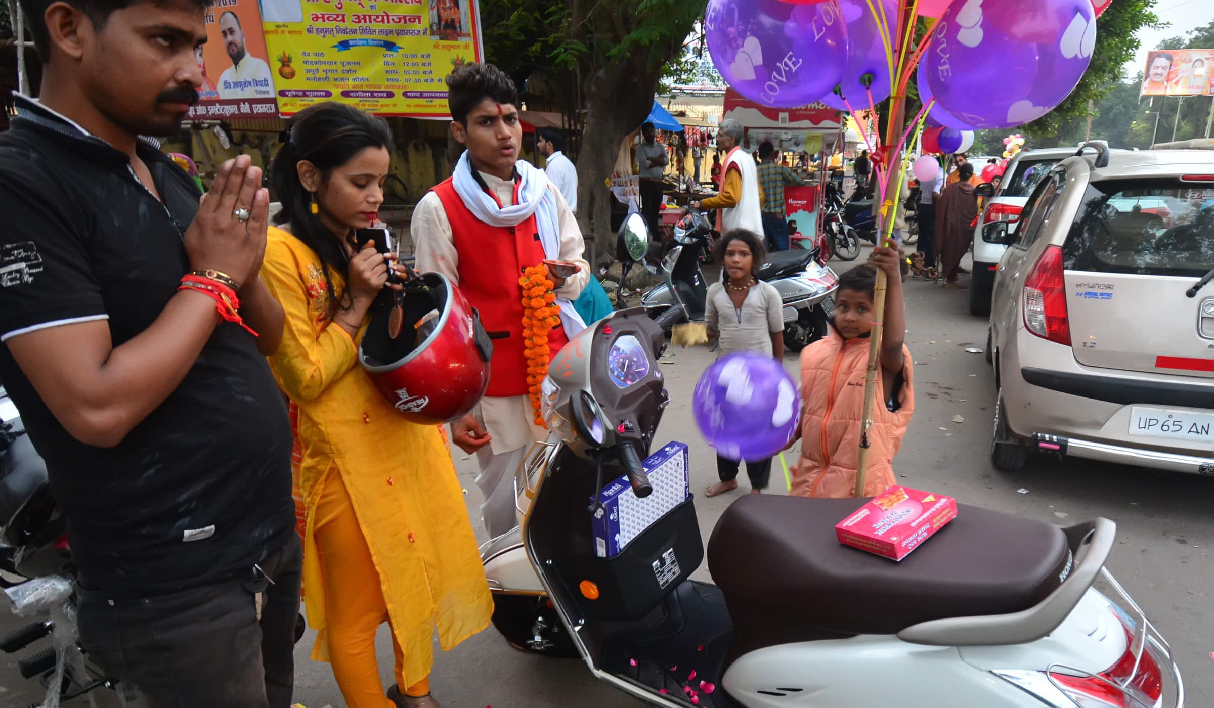 Bought Lakshmi-Ganesh idols, Lai-Lava