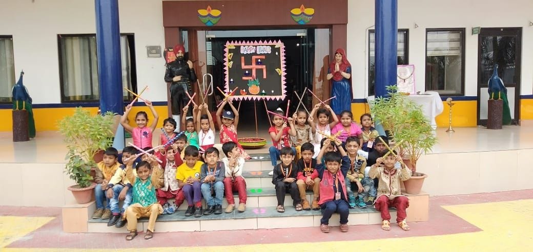 Diwali celebrated in school-colleges