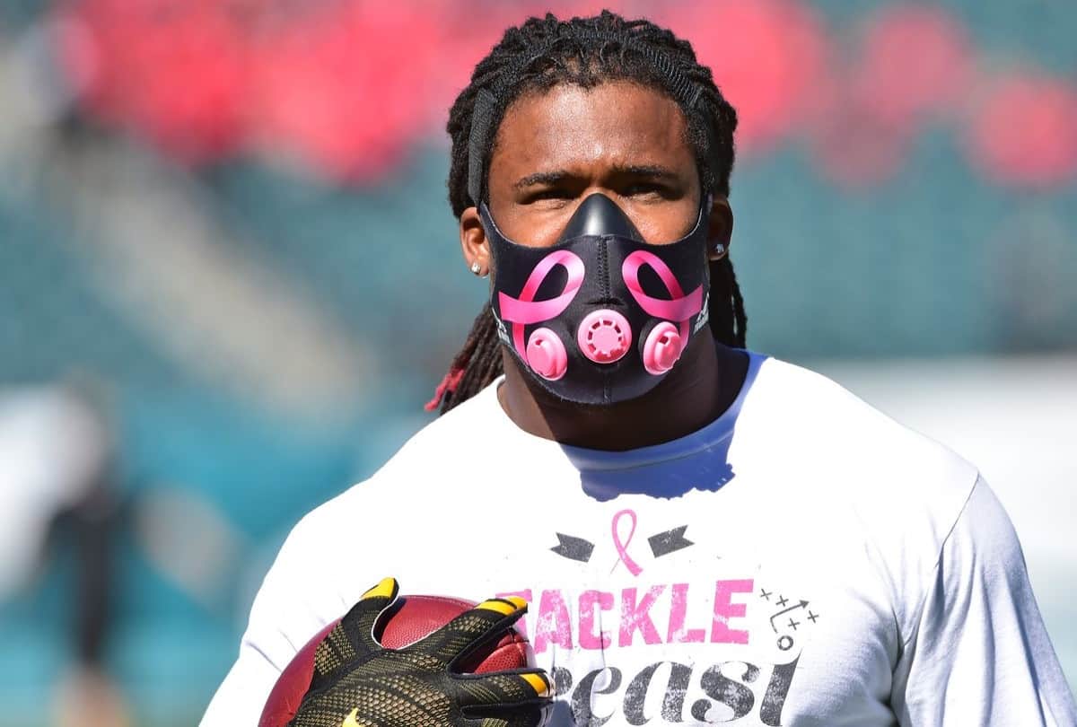 footballer deangelo williams star sponsors 500 mammograms