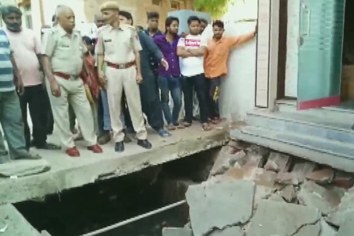 Portion of a footpath built over drain collapsed in Sirohi town of Rajasthanm, 2 injured