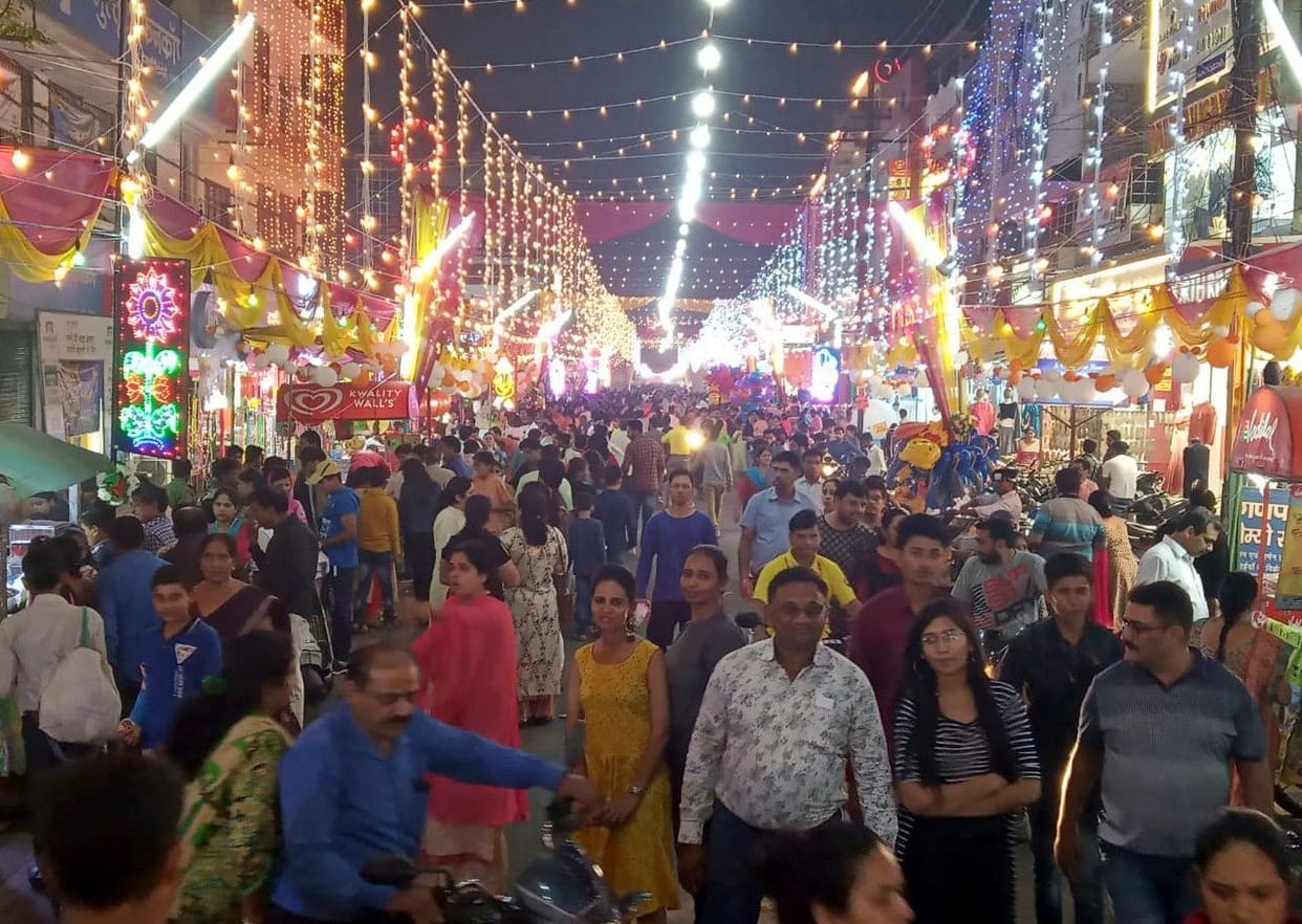 bussiness upto 350 carore on dhanteras