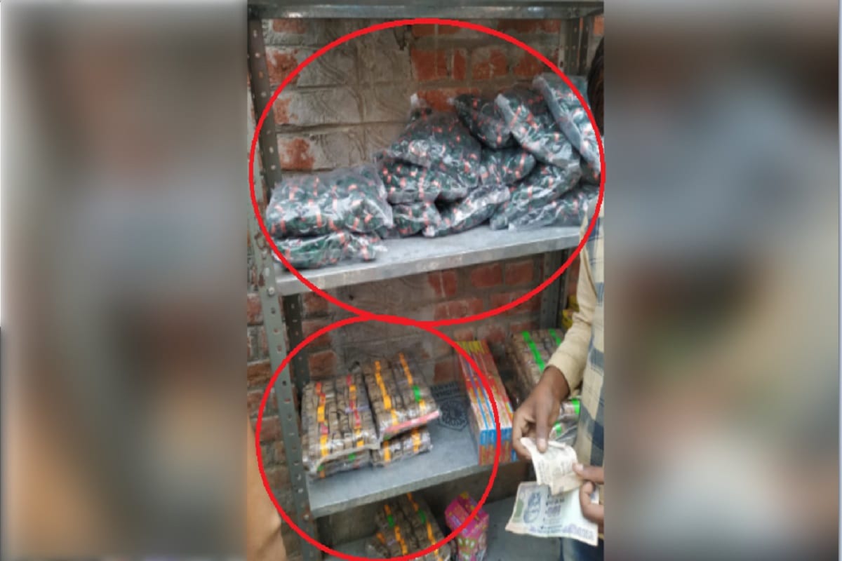 Illegal firecrackers are being sold in villages of Meerut in spite of the ban of the Supreme Court