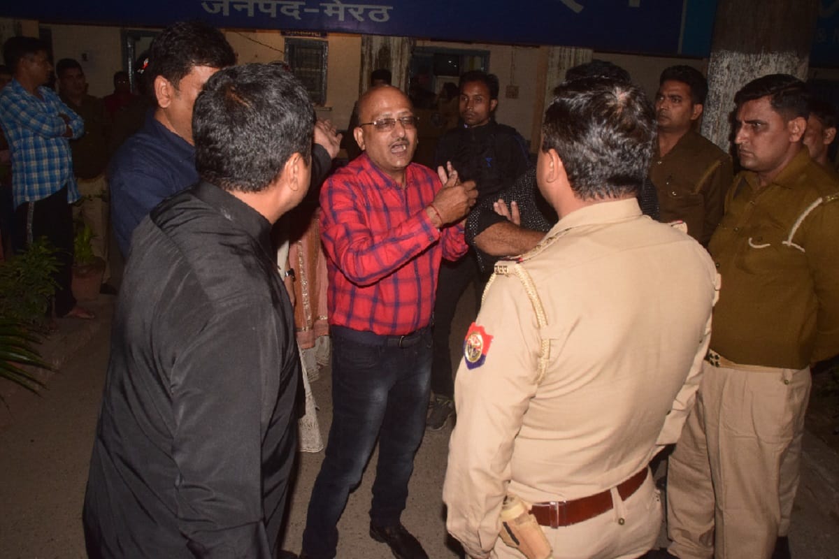 Two cases filed and one arrested in Alexander Club case of Meerut