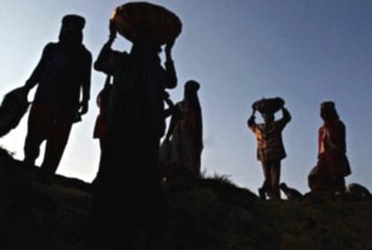 बिलासपुर: मनरेगा में काम किया ही नहीं फिर भी खाते में आ गए पैसे, दंपती ने किया खुलासा MNREGA Work payment Couple complaint in DC Office Bilaspur