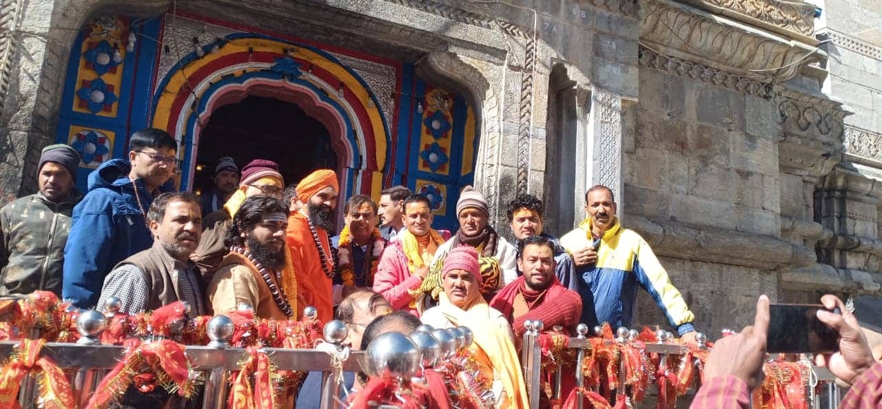 Mukesh Ambani Donate Two Crore Rupees for chandan in Badrinath kedarnath dham on dhanteras 2019