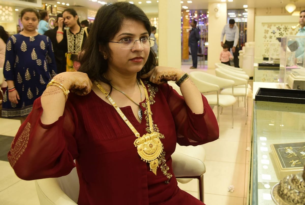 shopping on dhanteras 2019 in lucknow