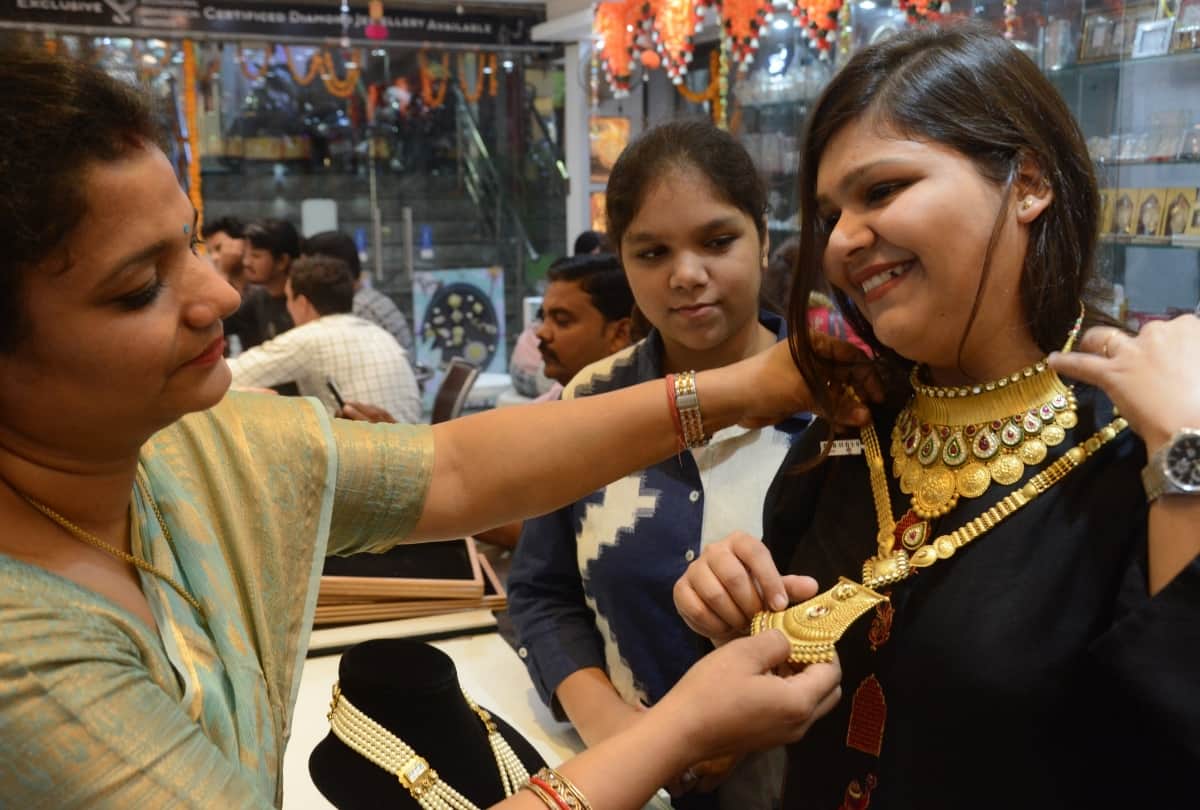 business of 300 crores done on dhanteras and diwali in jammu city