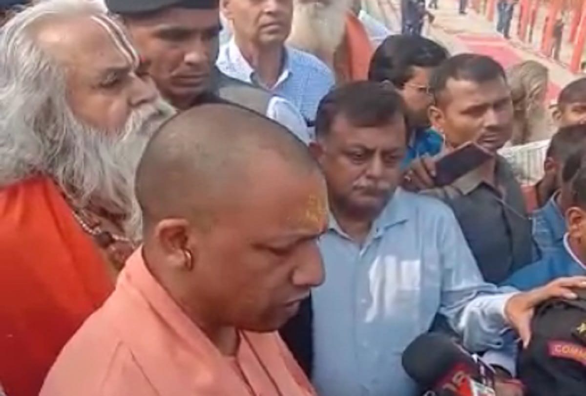 Yogi reached Hanumangarhi for worship of Ramlala in disputed premises