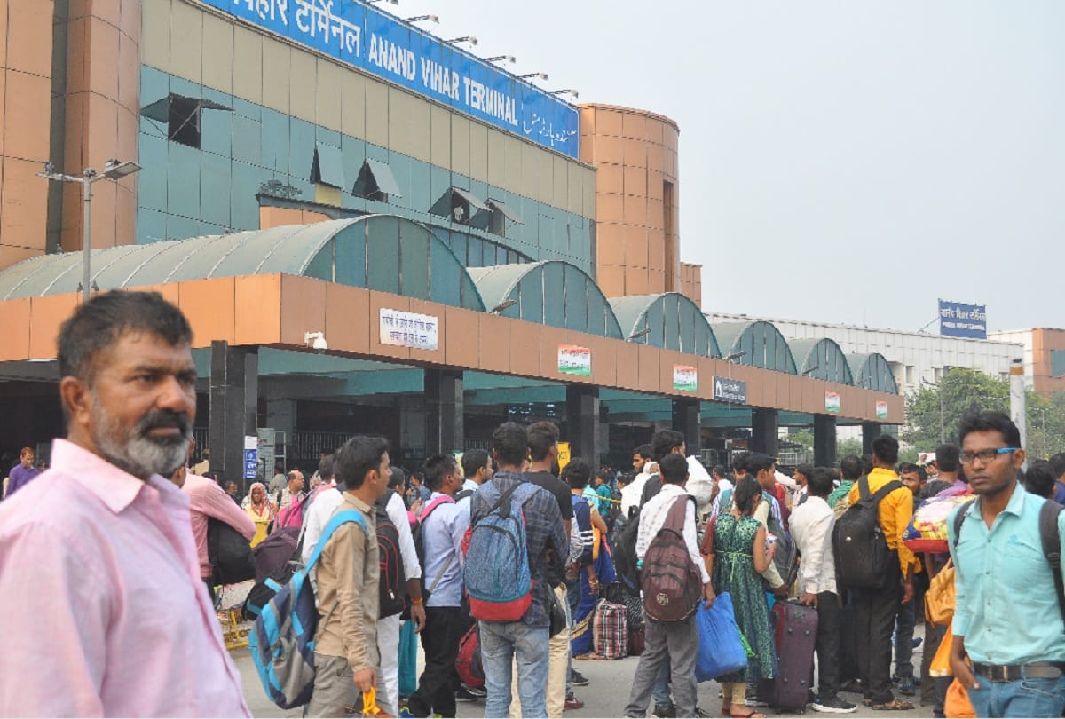 passengers will have to pay station user charge Like airport in Delhi