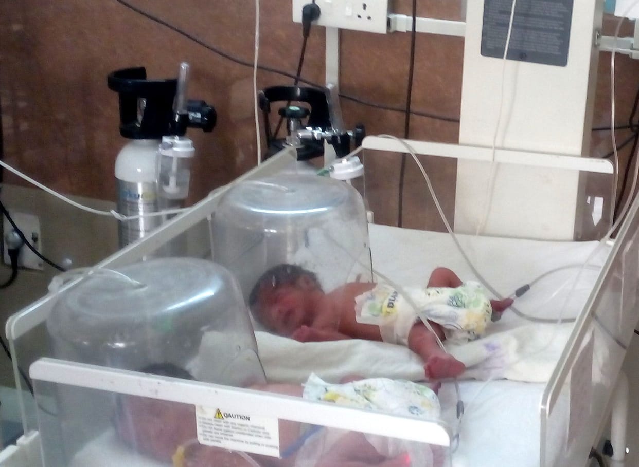 SNCU ward full, 12 newborns in 10 warmers