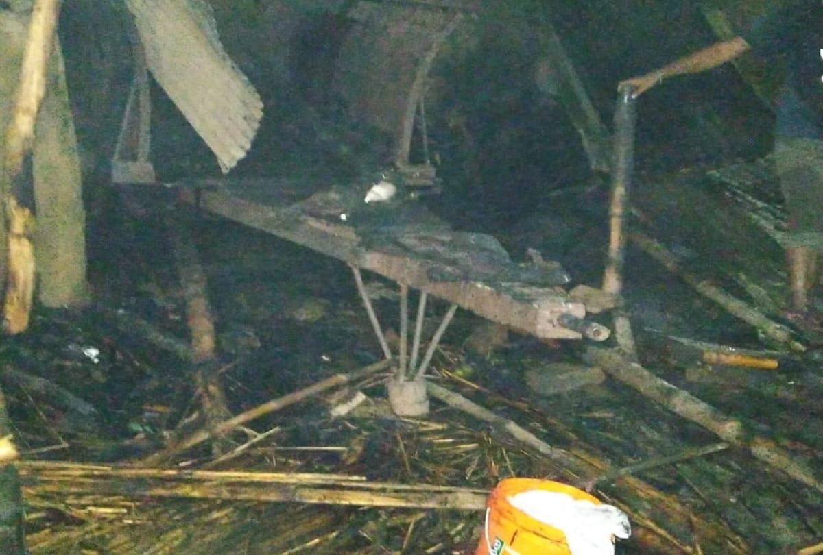 fire broke out in Hut Deoria of uttar pradesh