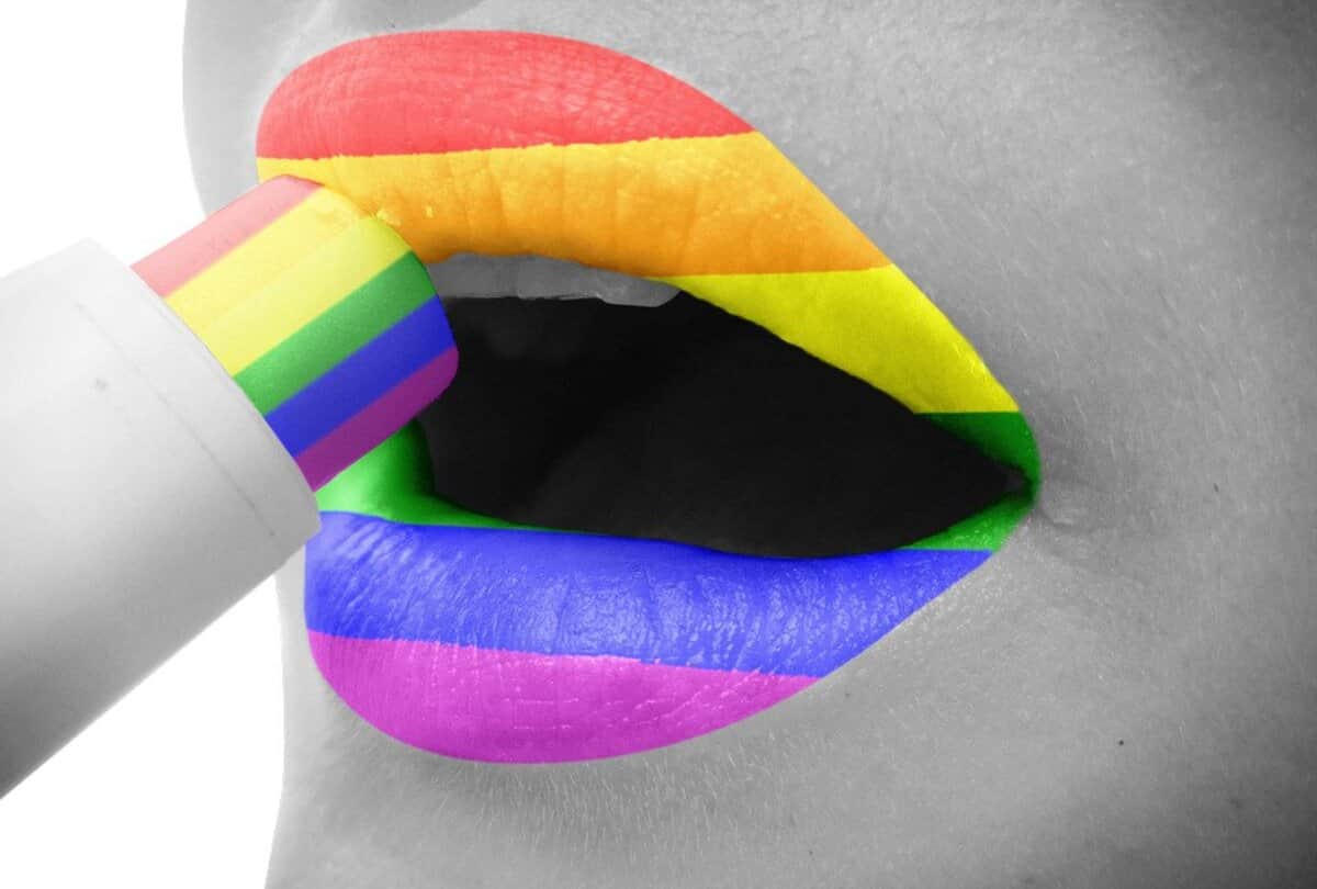 Fashion Tips How To Choose Lipstick Color Or Shades According To Your Skin Tone Ke Hisab Se Lipstick
