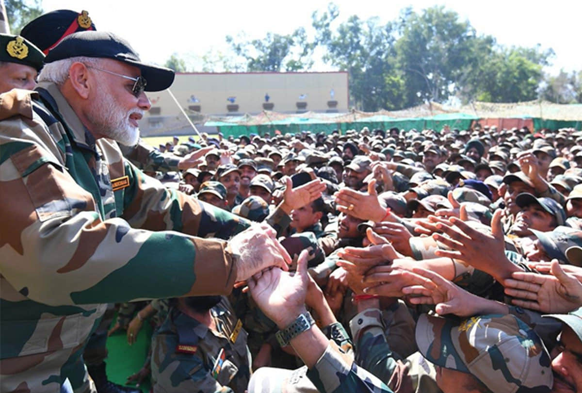 PM Narendra Modi celebrated Diwali in Jammu  Kashmir Rajouri district with Army personnel today