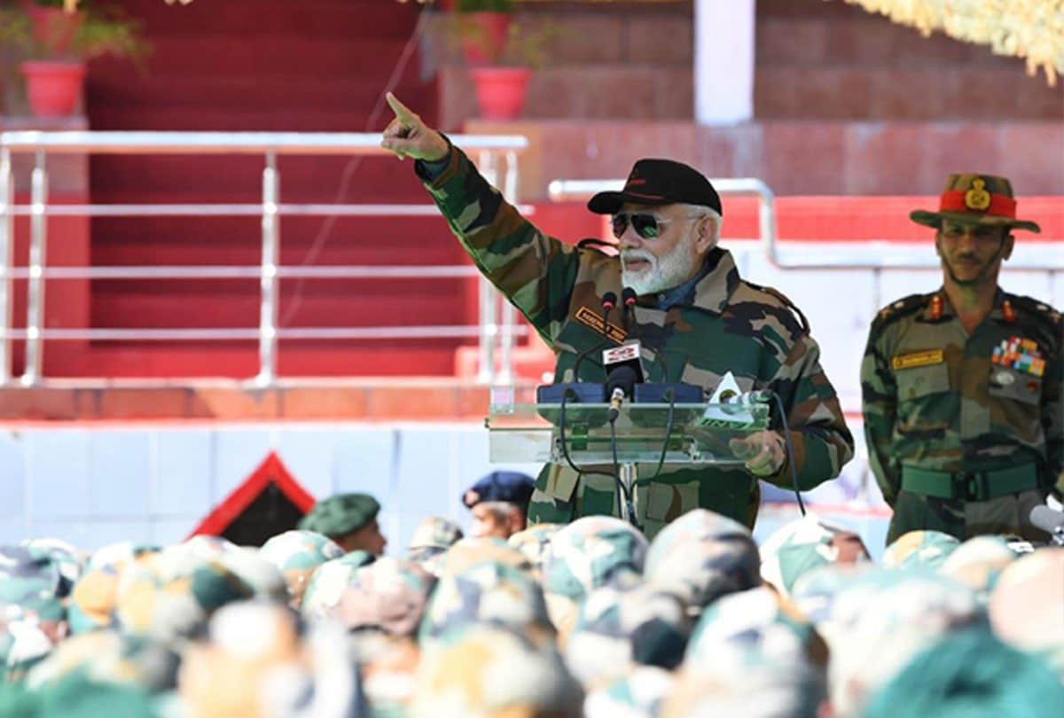 PM Narendra Modi celebrated Diwali in Jammu  Kashmir Rajouri district with Army personnel today