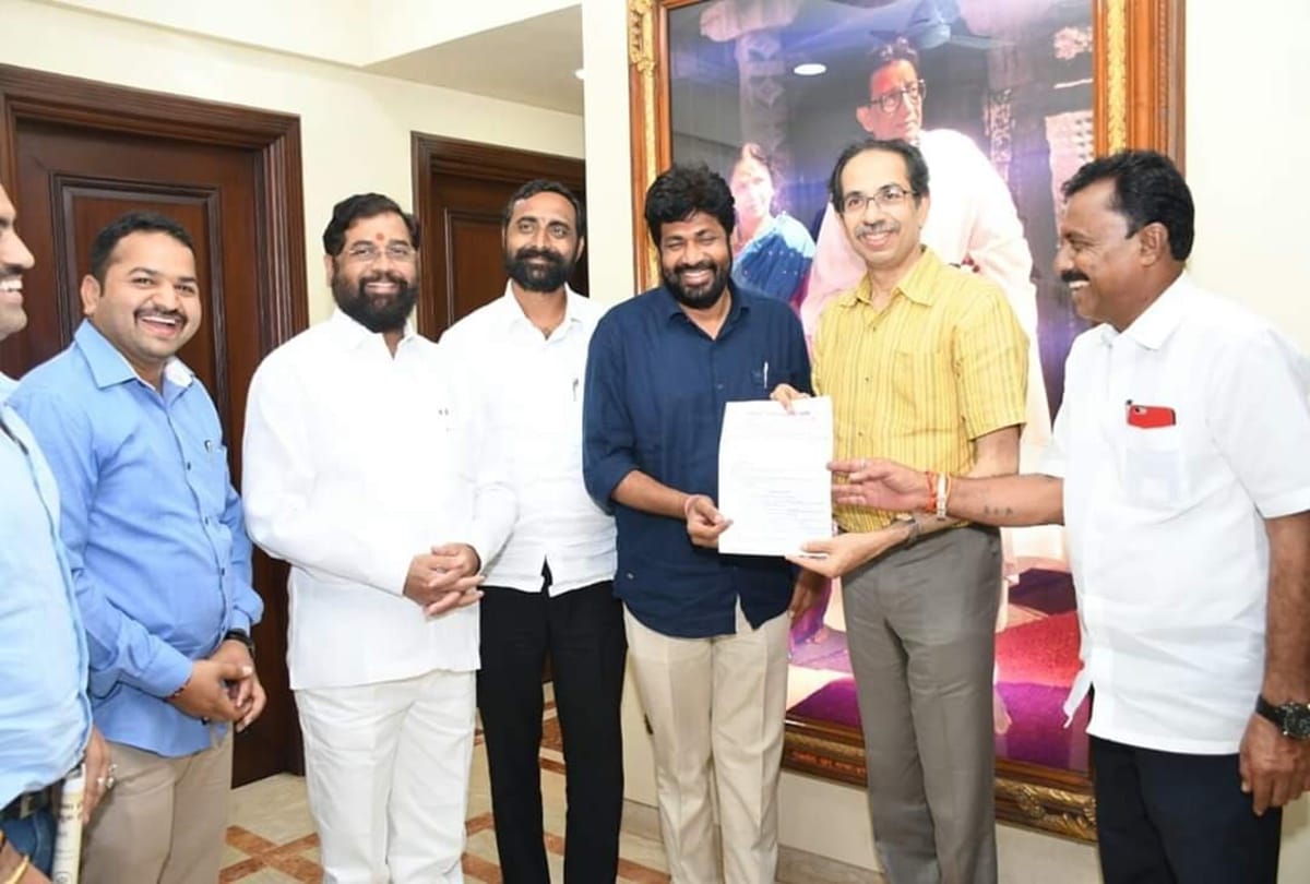 Maharashtra Shiv Sena got support from two MLAs of Prahar Janshakti Party