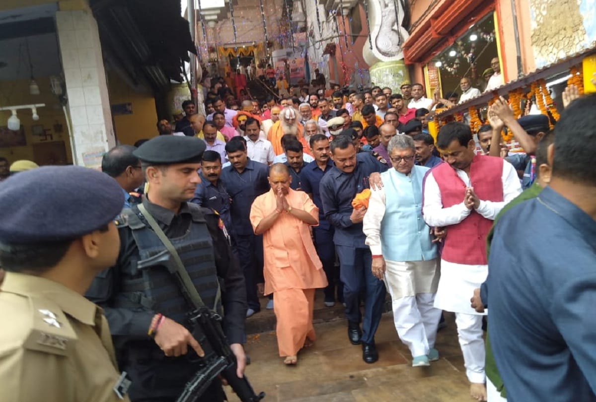 CM Yogi hold meeting with officer over shabby temples