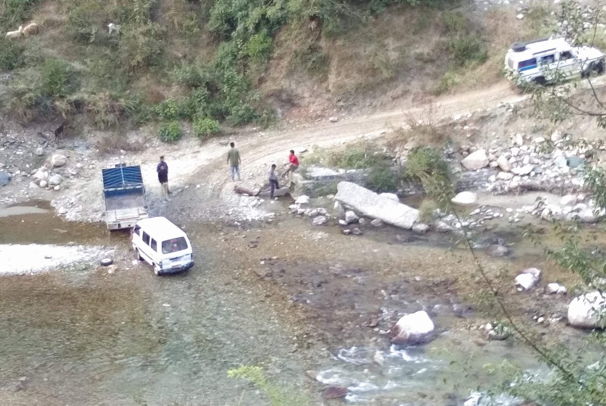 Problems in movement of drivers and passengers due to damage to highway and roads in rural areas