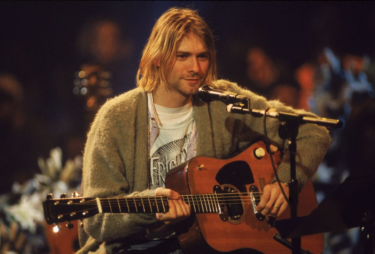 Kurt Cobain sweater sold for 2 crore 25 years after his Suicide