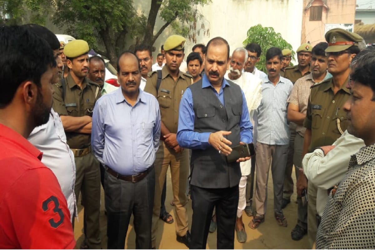 Seven cows and three buffaloes died in the house of a farmer in Bijnor district