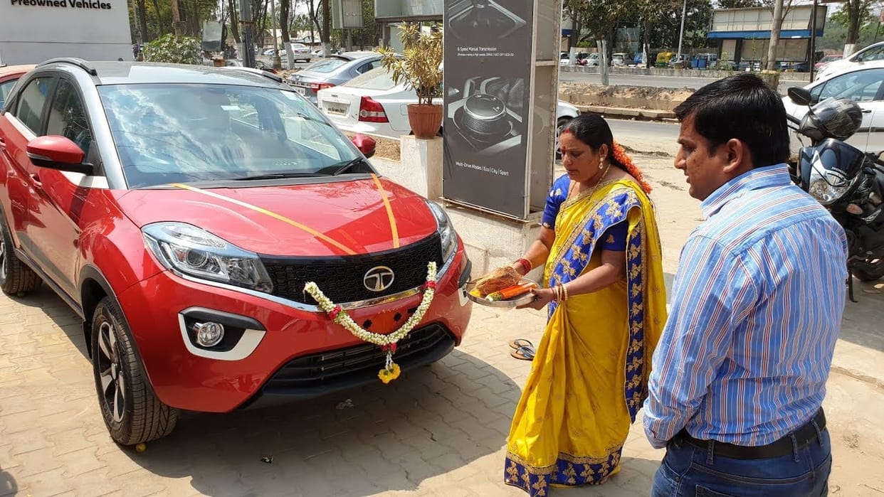 After lockdown your new car or bike buying experience might change from showroom visit to vehicle delivery