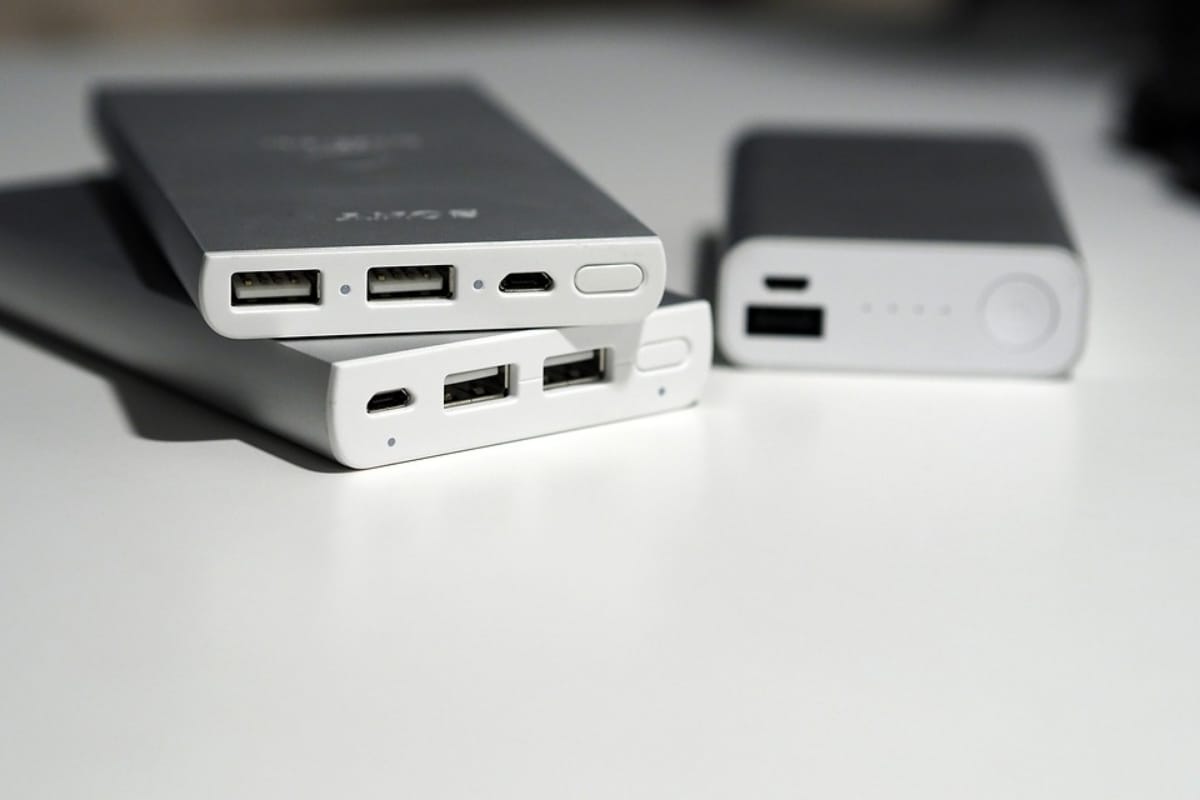must have cool gadgets for solo travelers