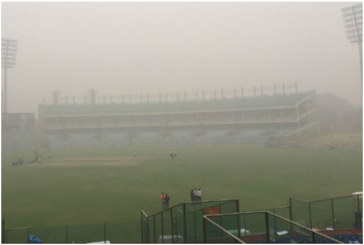 Delhi Pollution Air in many areas at dangerous level suffocating in Delhi-NCR