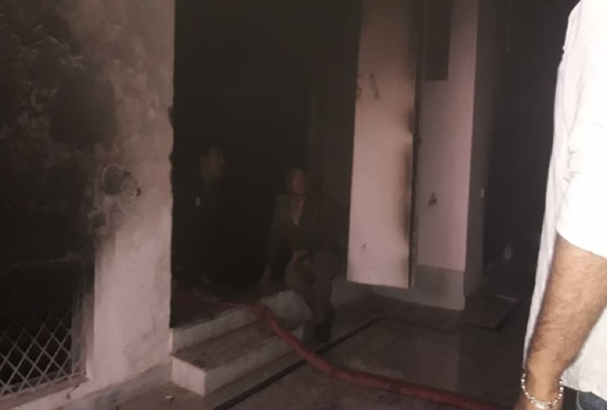 fire in refrigerator warehouse in Lucknow