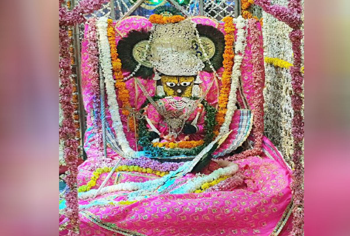 Govardhan Puja in Giriraj maharaj Devotee Pray in DaanGhati Mathura