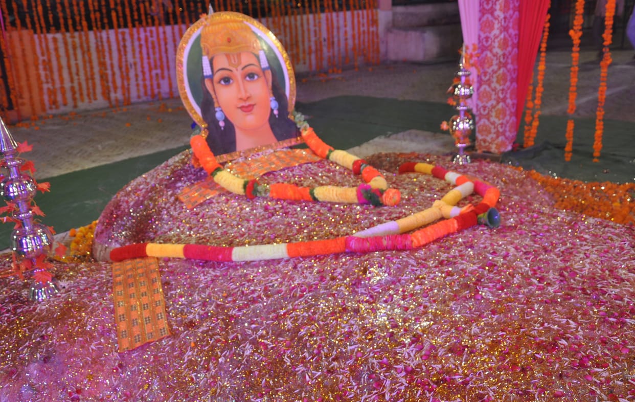 Worshiping Govardhan in temples and homes