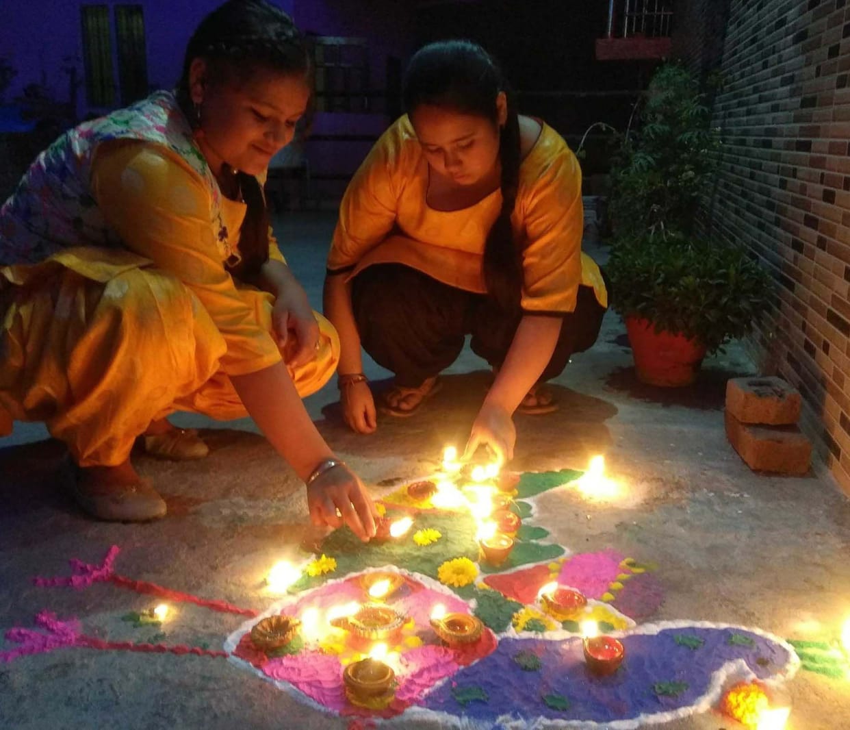 Deepawali festival celebrated with great pomp