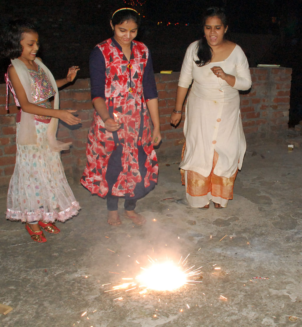 Deepawali festival celebrated with pomp in rural areas too