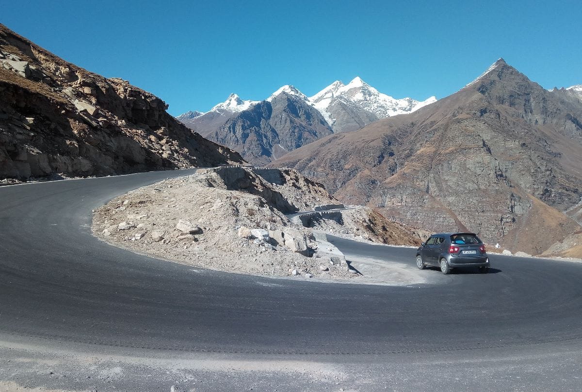 No entry to Heavy vehicles on Manali Leh Road