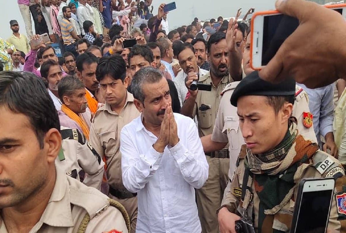 Kuldeep started crying after offering fire to his brother manoj sengar
