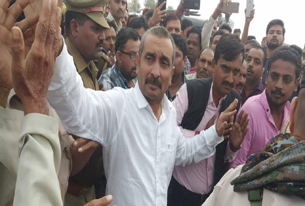 Kuldeep started crying after offering fire to his brother manoj sengar