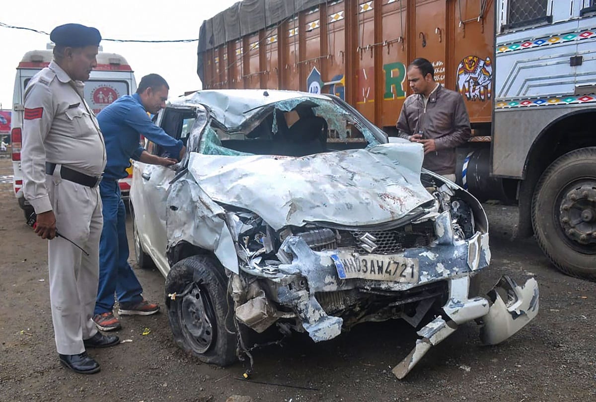 Madhya Pradesh Six dead critically injured after two cars collided in Tejaji Nagar Indore