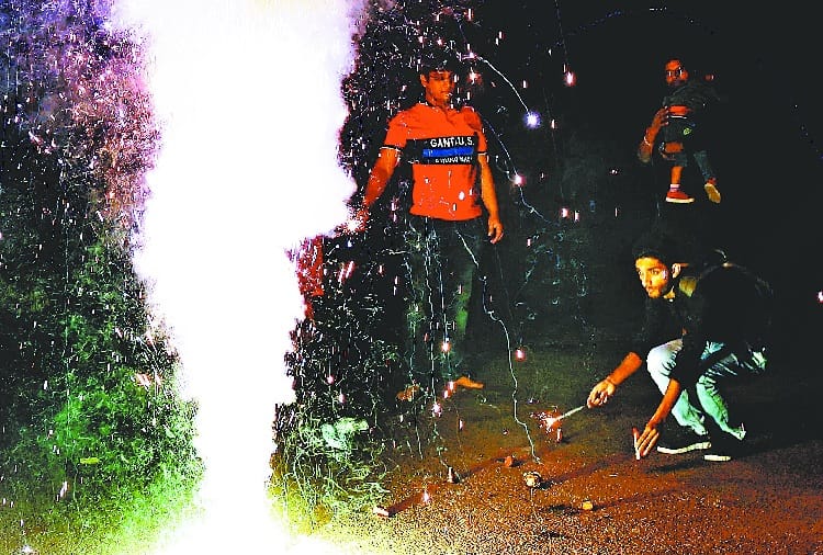 65% increase in eye injury and burn cases on Diwali night