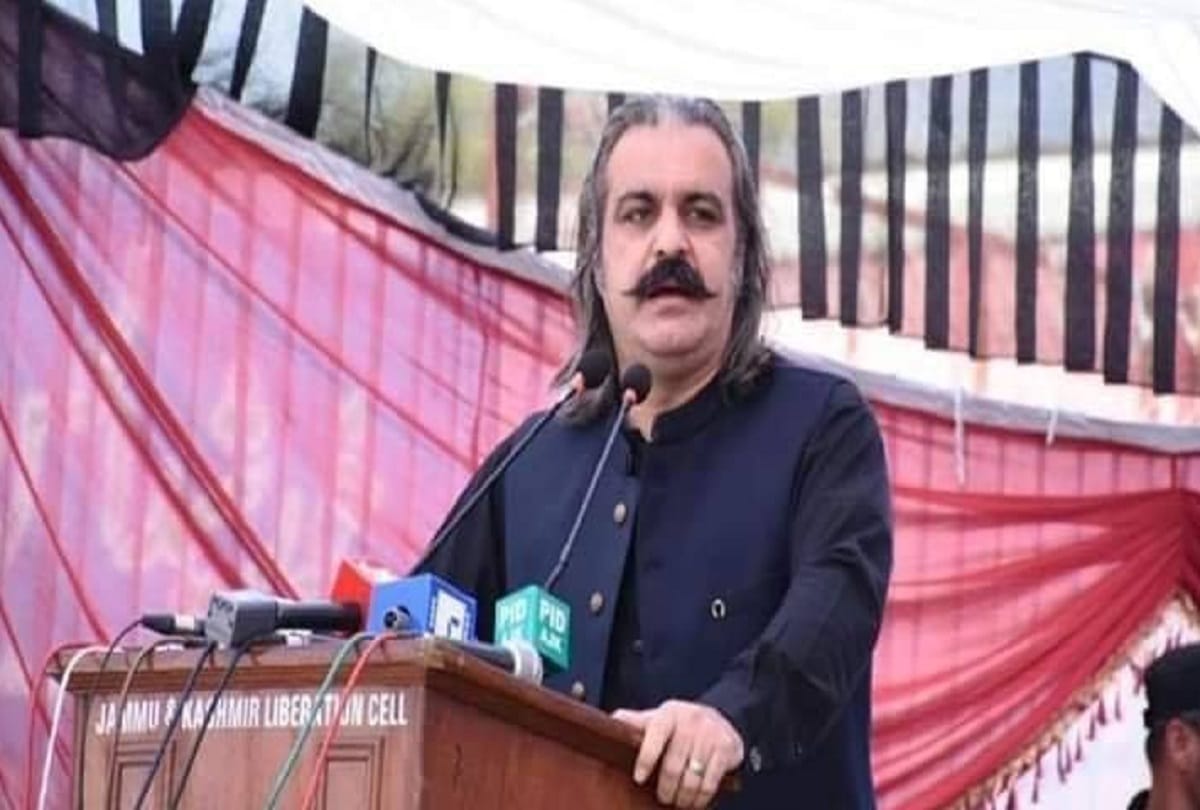 Khyber-Pakhtunkhwa CM Ali Amin Gandapur advises people to hit officials asking for bribes with bricks