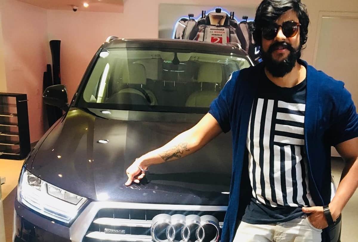 Kannada actors Arun Gowda BV Aishwarya Viral Video for national anthem in a cinema hall of Bengaluru