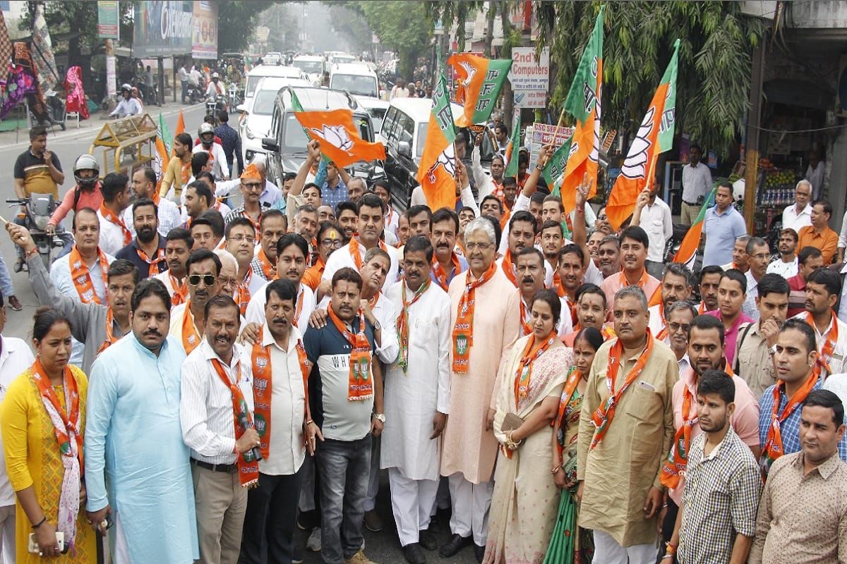 Fight between two BJP leaders in Bijnor district of Uttar Pradesh