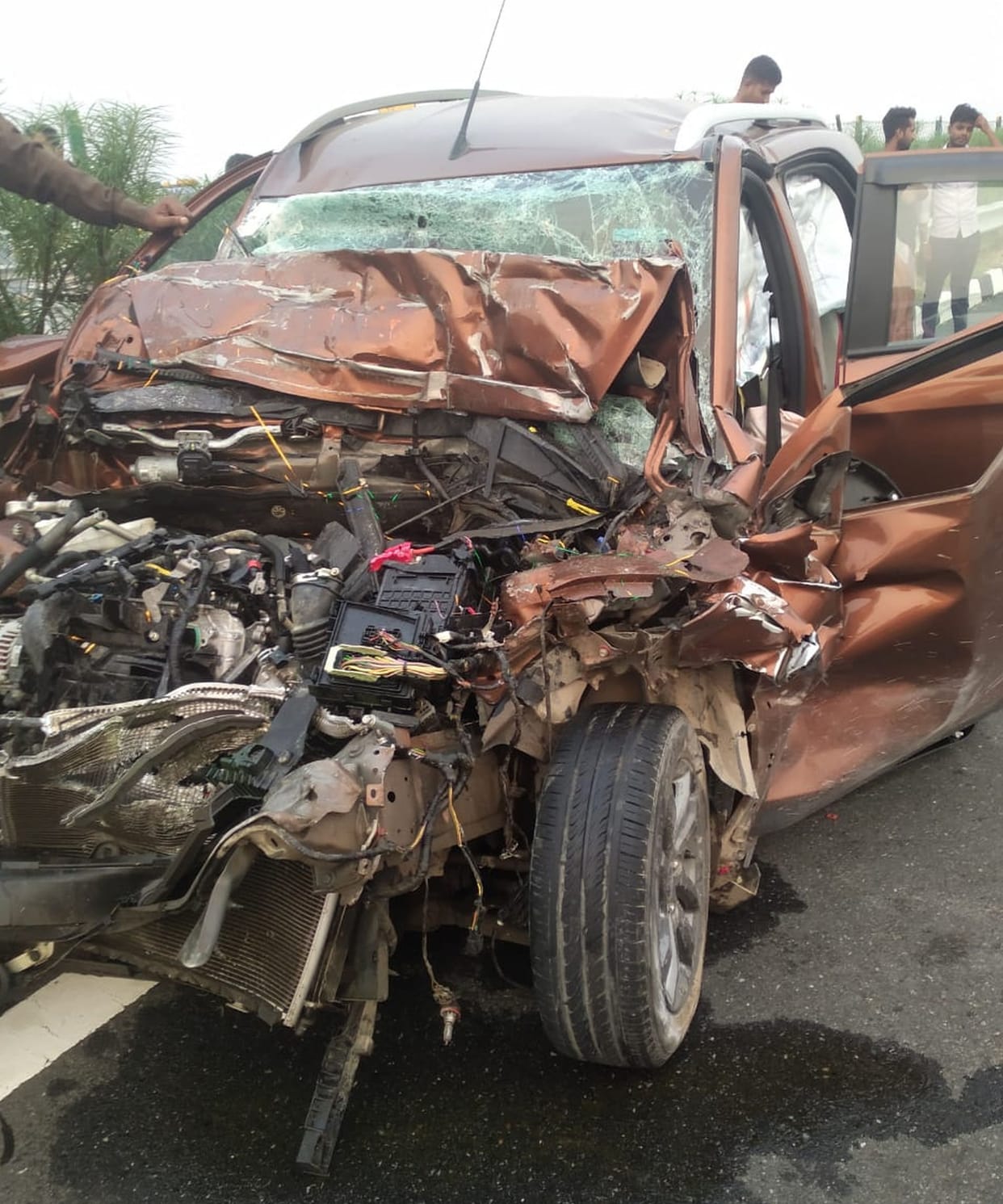 road accident, expressway, mainpuri
