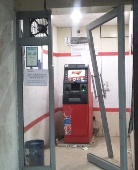 try roobbery in atm, the siren loud robbers run off