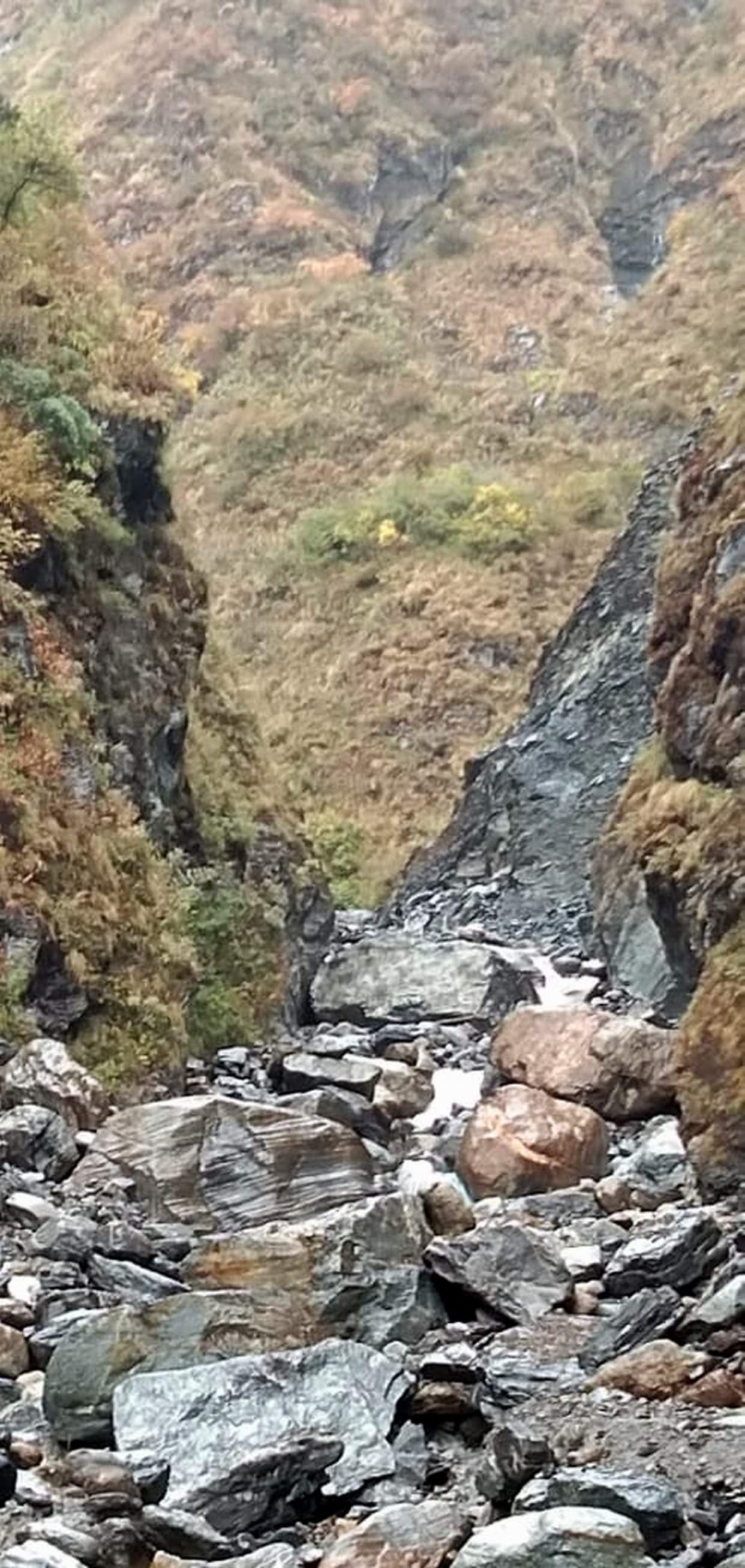 Yamunotri Dham threatened by debris deposited in Yamuna