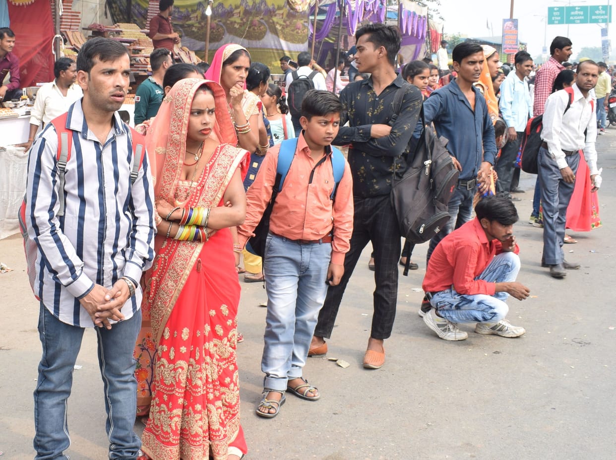 wait for bus, mainpuri