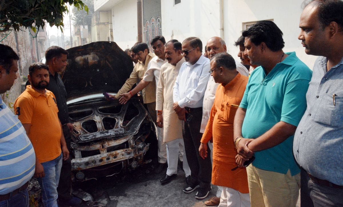 VHP district chief's car caught fire