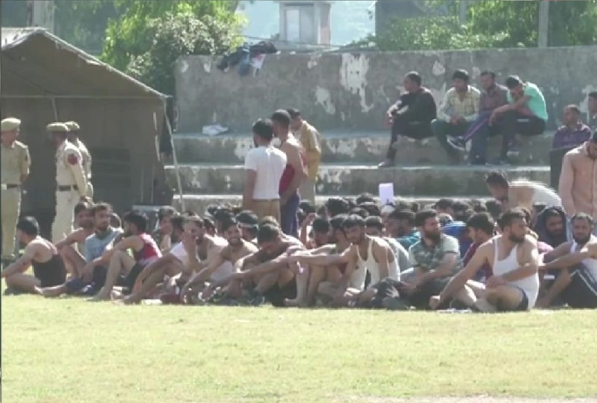 youth took part in SPO recruitment in Poonch, Around 6,800 candidates have applied in Jammu Kashmir